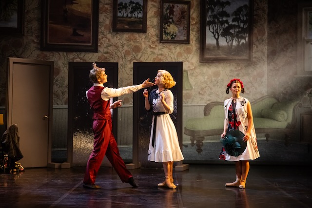Red Riding Hood and The Wolf / Queensland Ballet